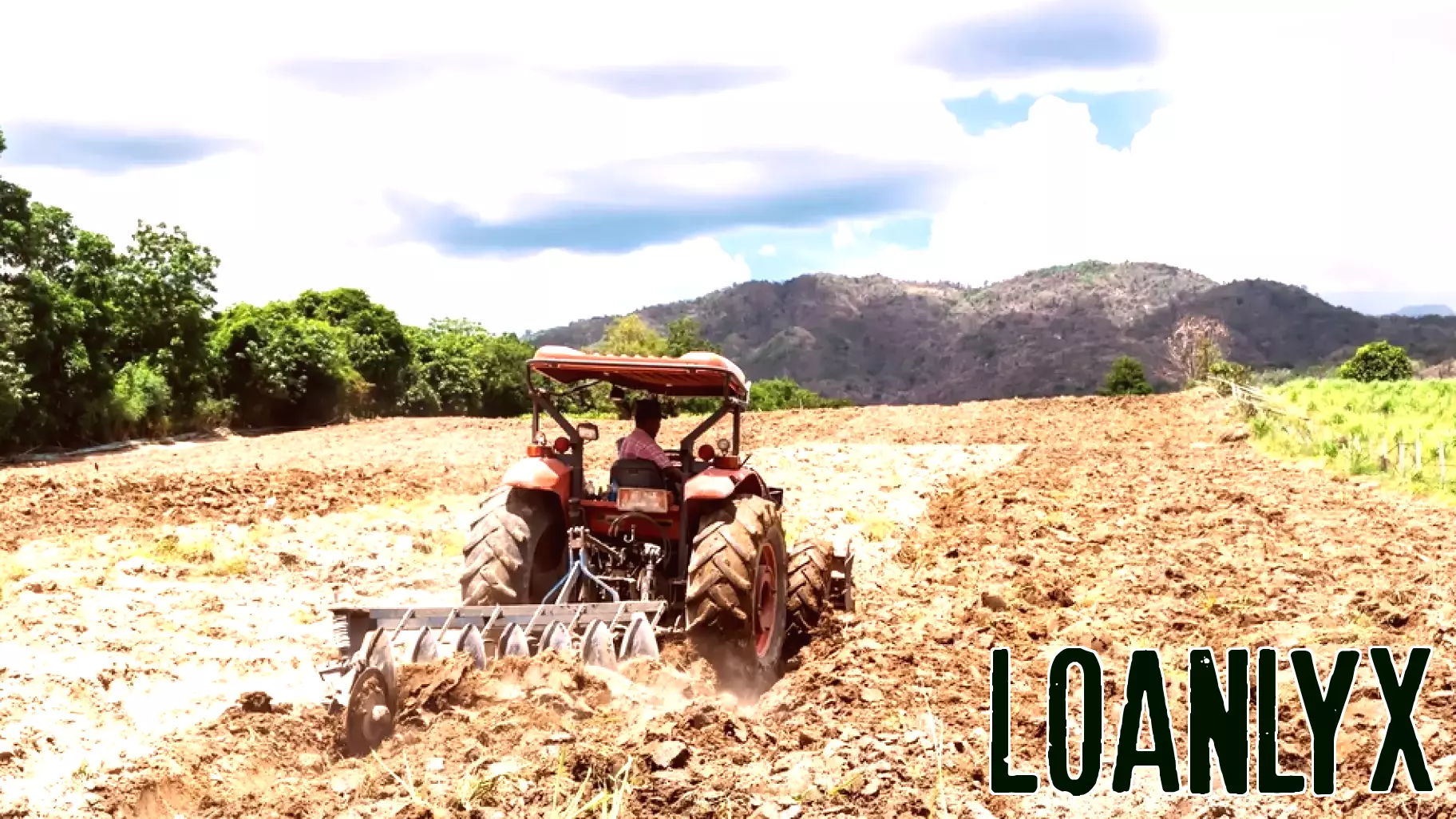 Evaluating Deere & Company (DE) as a Current Investment Opportunity